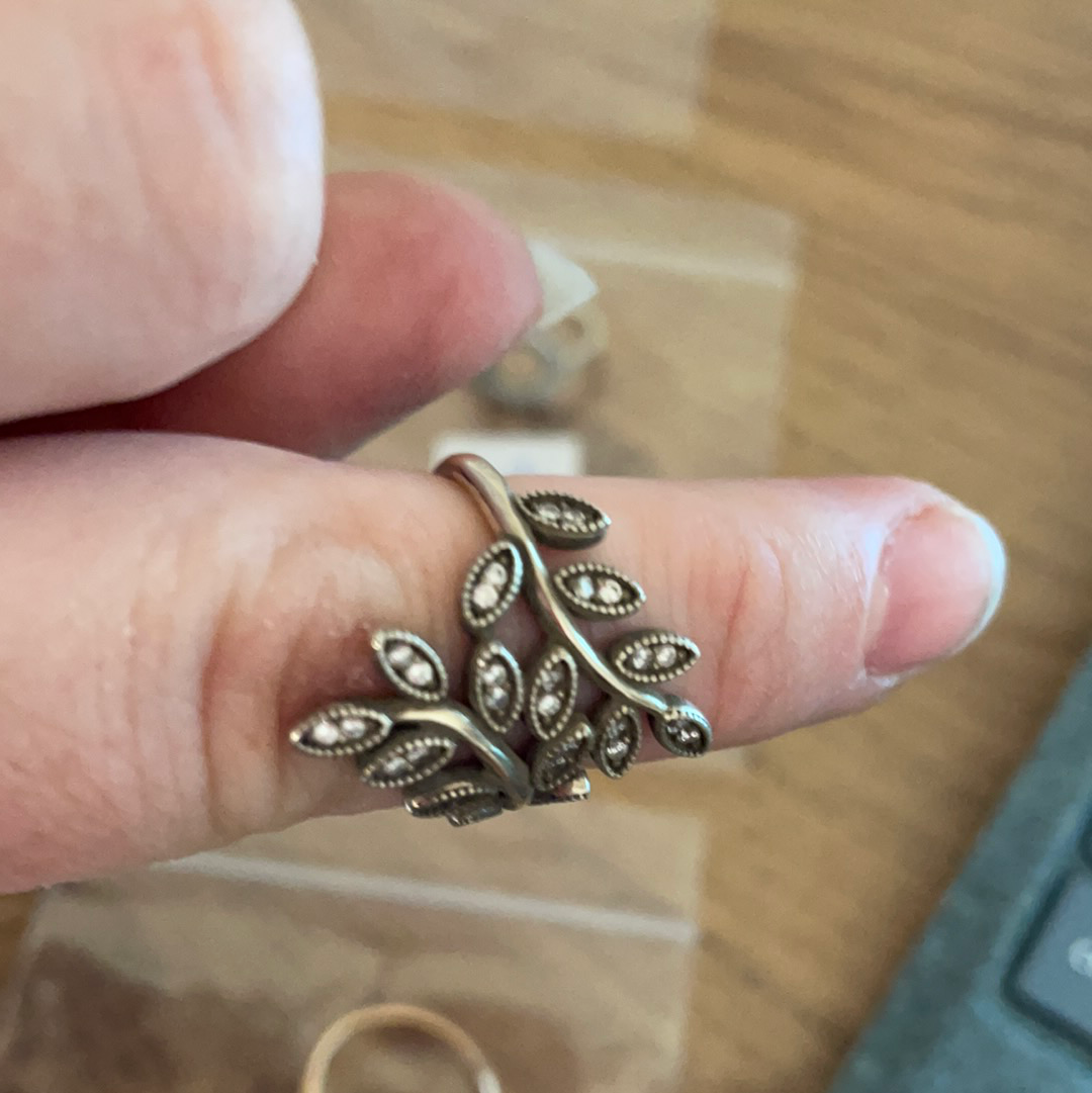 Genuine Pandora Large Leaf Crossover Ring Statement Size 56