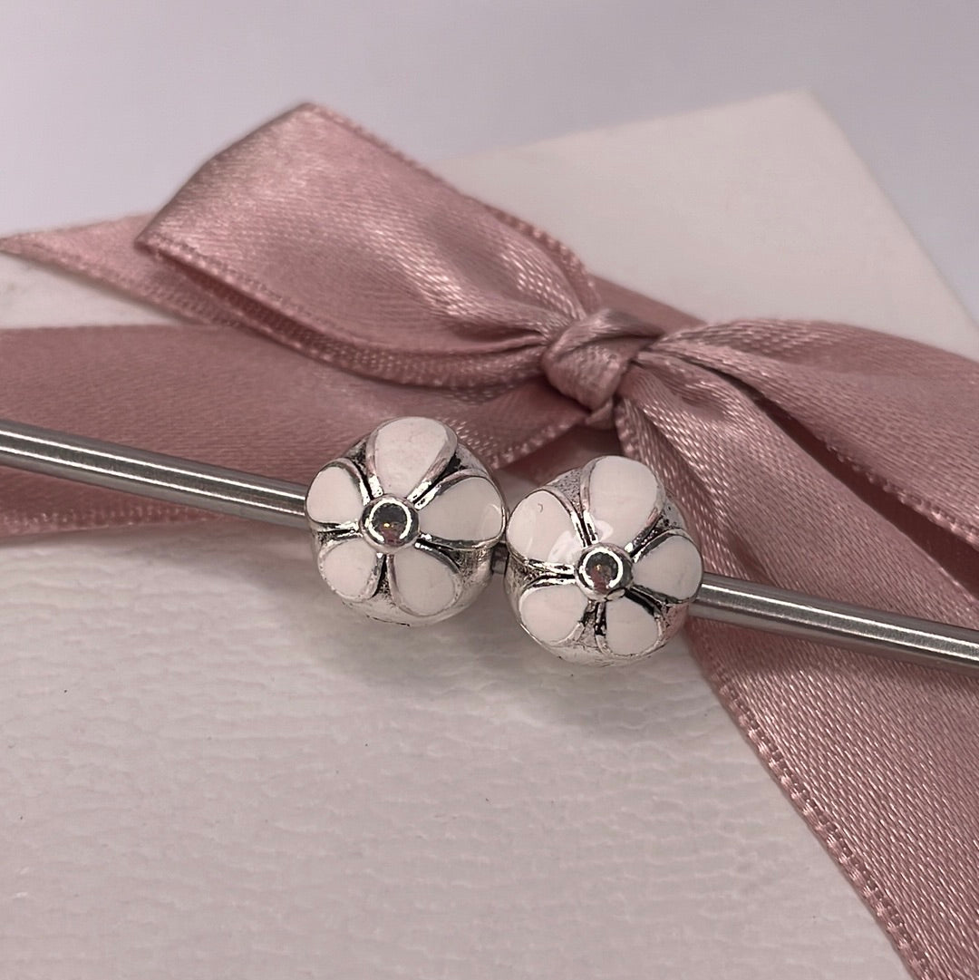 Genuine Pandora Cream or White Daisy Clip