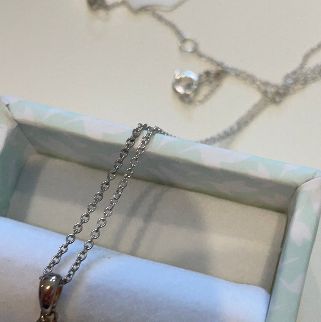 Genuine Chamilia Brand New in Box Disney Mary Poppins Parrot Umbrella Necklace 50cm Chain