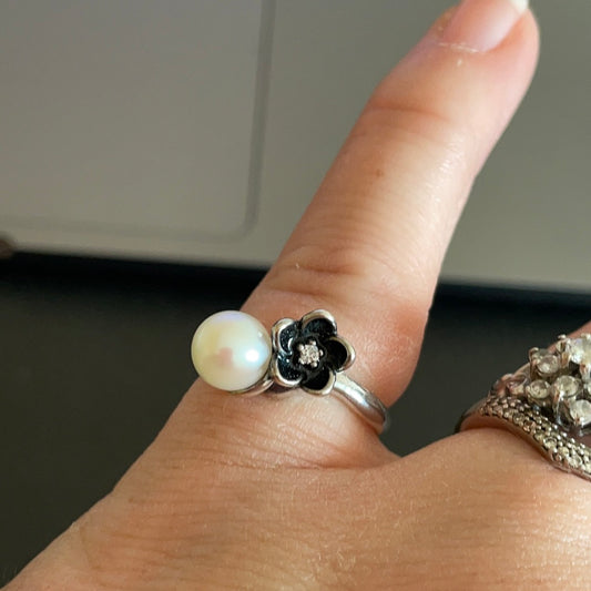 Genuine Pandora Black Flower Mystical Floral Collection Ring With Freshwater Pearl Size 50