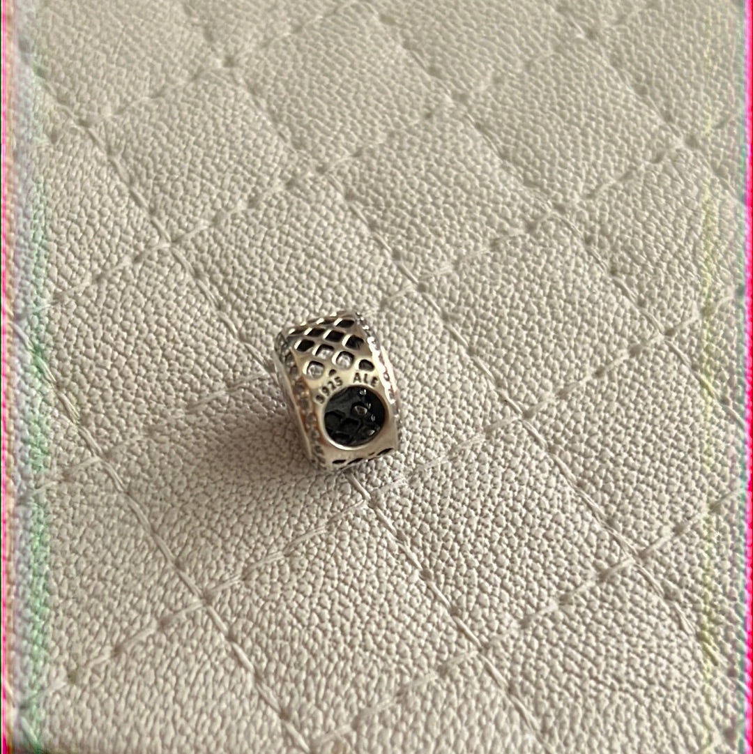 Genuine Pandora Disney Parks Christmas Minnie Mouse Enamel Mistletoe Kisses Pave Charm