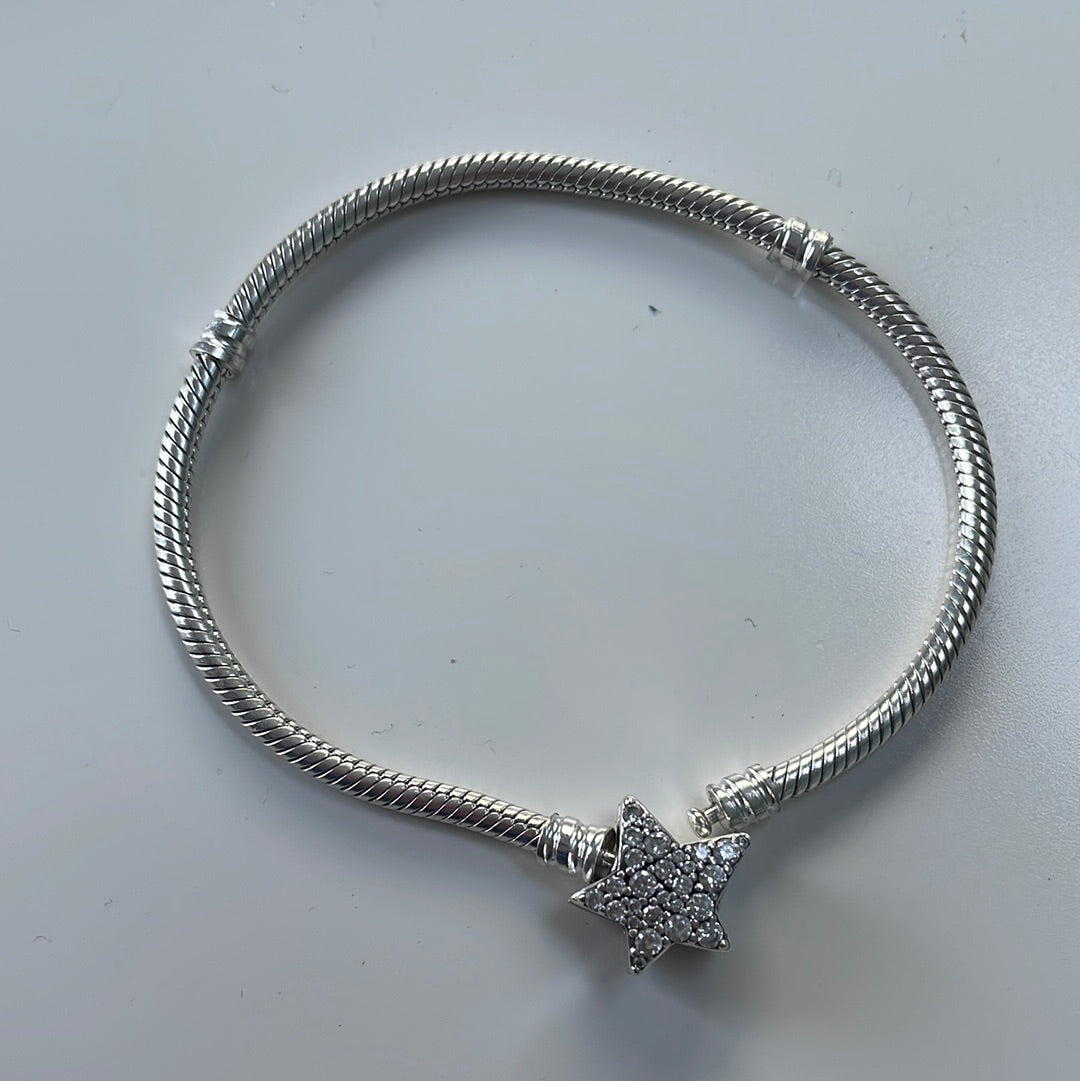 Genuine Pandora New Collection Star Clasp Bracelet in Size 19cm Pave