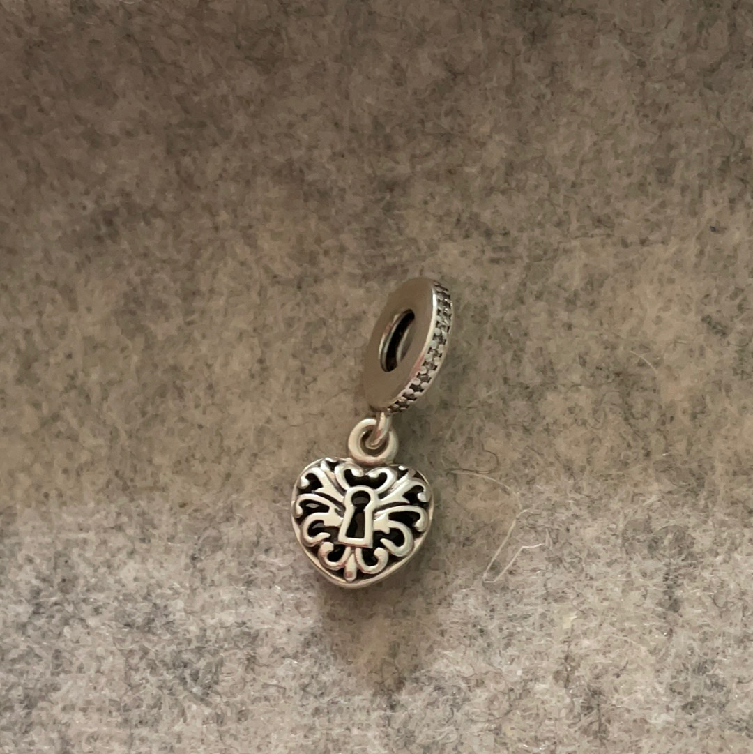 Genuine Pandora Vintage Lace Lock Openwork Dangle