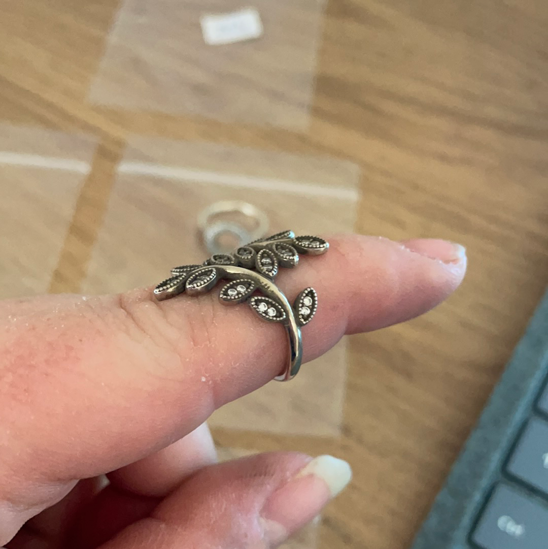 Genuine Pandora Large Leaf Crossover Ring Statement Size 60