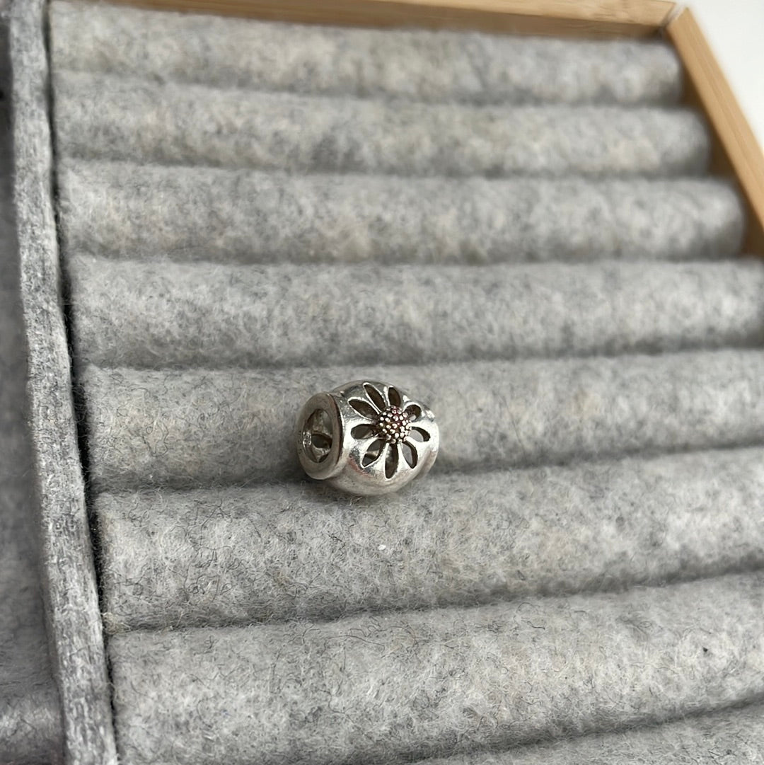 Genuine Chamilia Beautiful Openwork Flower Charm