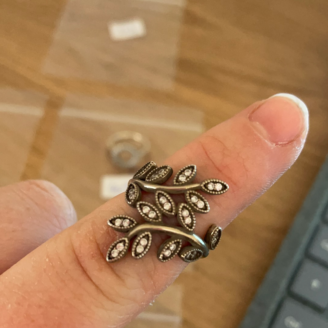 Genuine Pandora Large Leaf Crossover Ring Statement Size 60