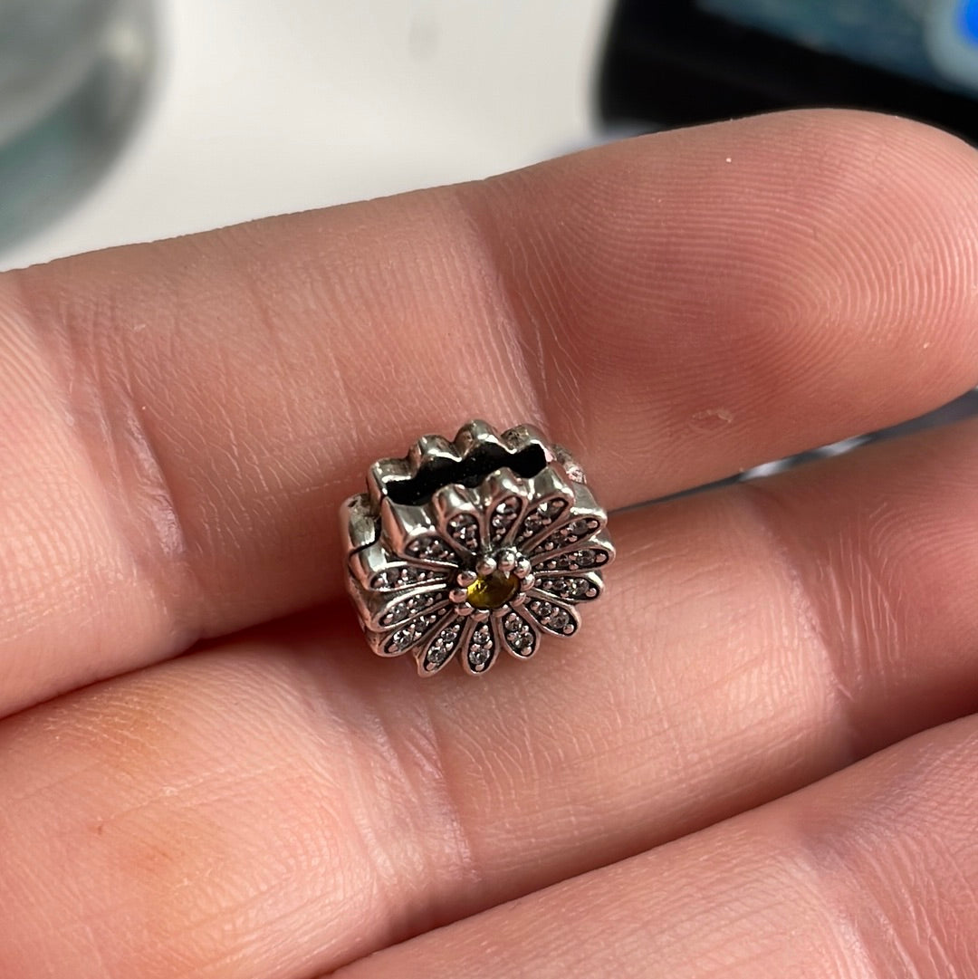 Genuine Pandora Reflexions Daisy Pave Clip Charm