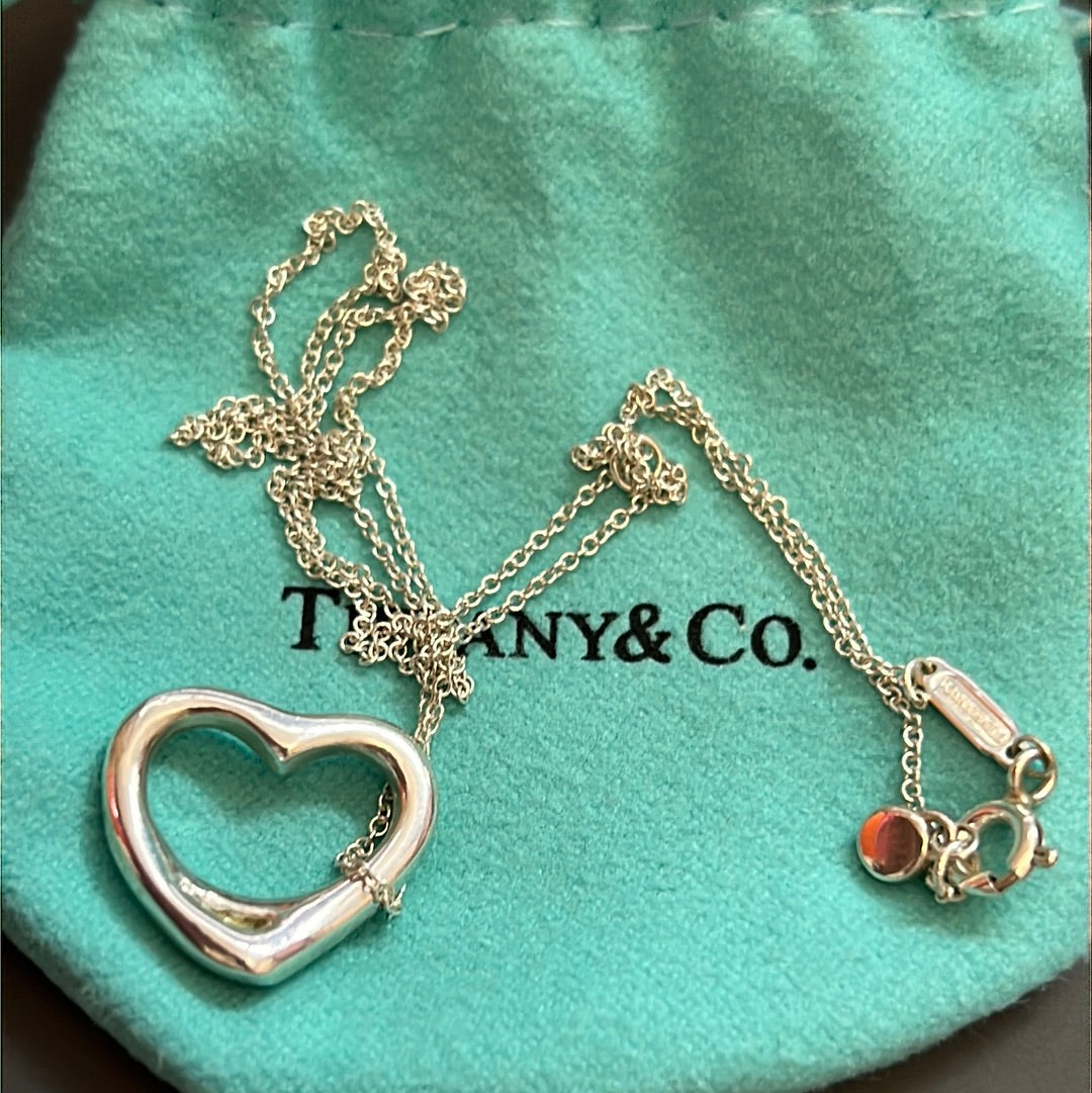 Genuine Tiffany & CO Sterling Silver Open Heart Pendant Choker Necklace 43cm