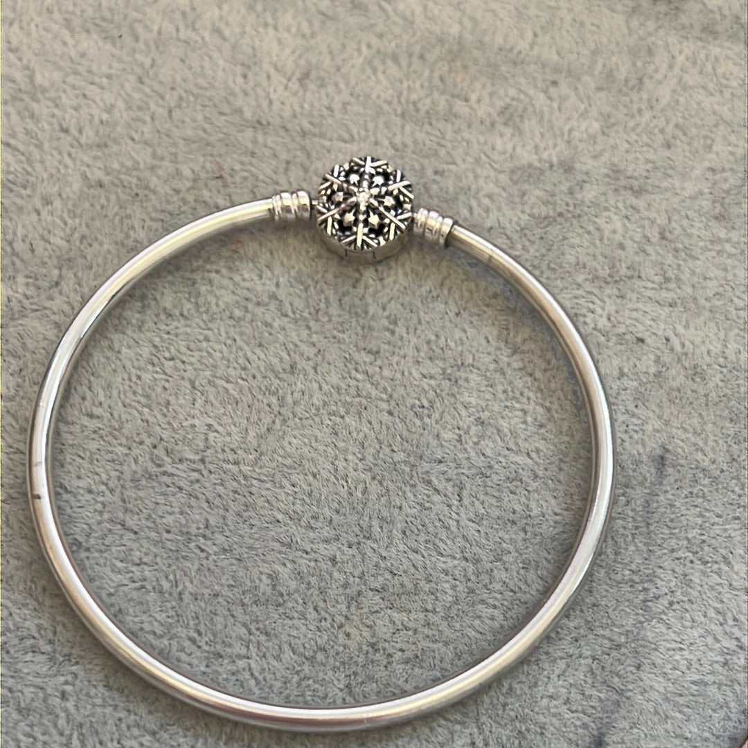 Genuine Pandora Sparkle LMTD New Style Snowflake Clear Stone Clasp Bangle Moments 19cm