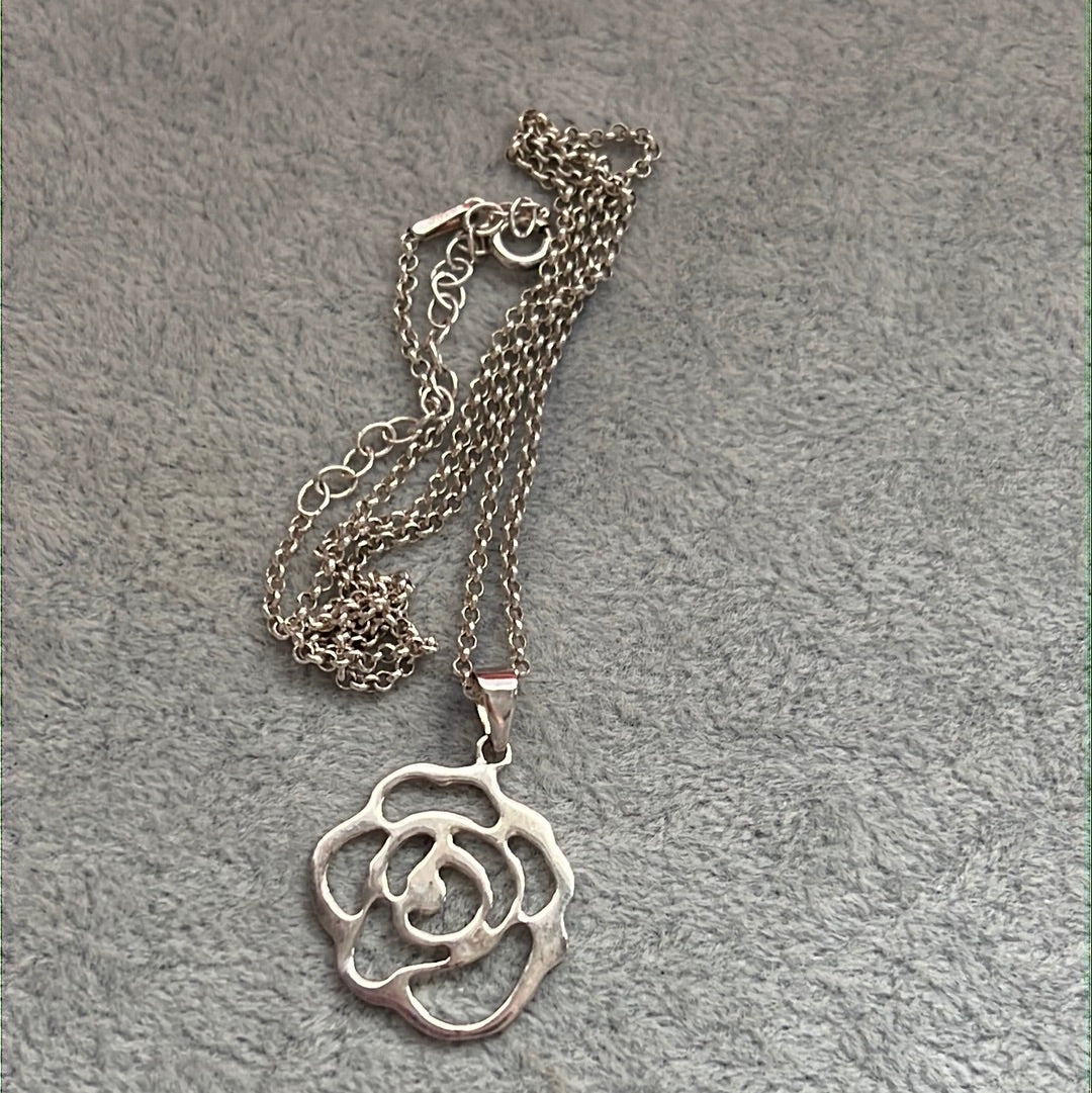 Sterling Silver Pave Plain Rose Necklace Pendant 45cm
