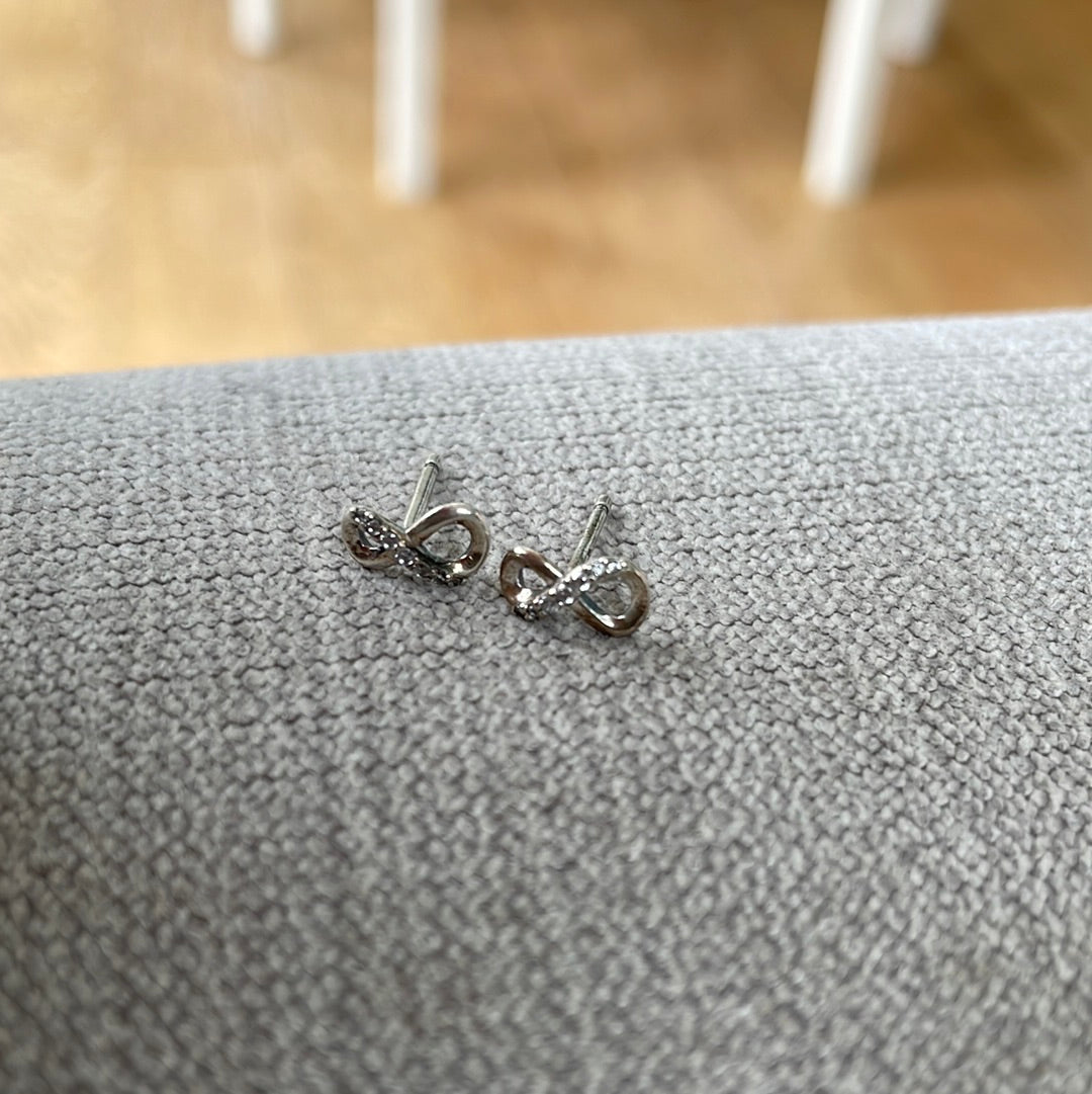 Genuine Pandora Loopy Infinity Pave Small Earrings
