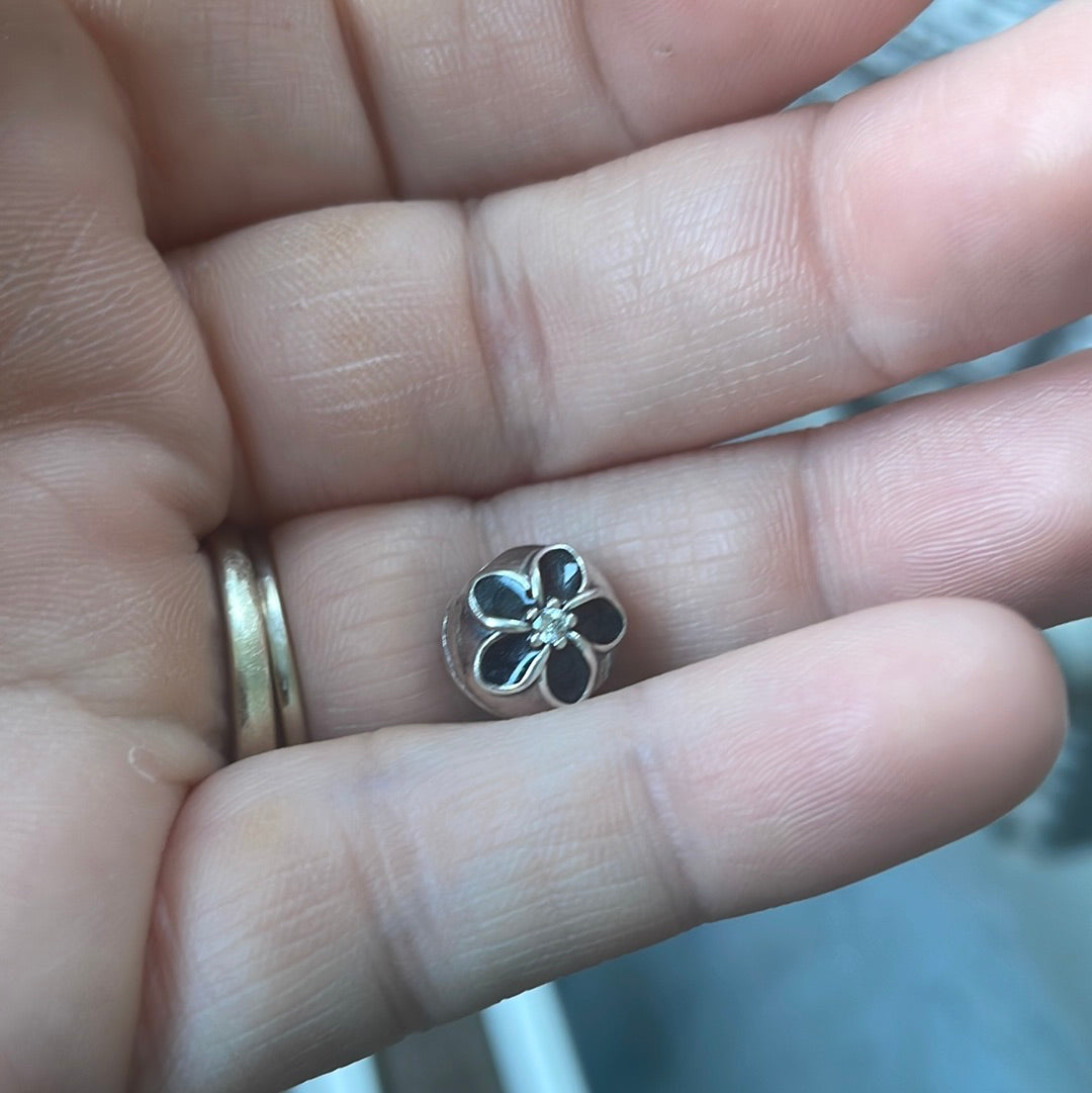 Genuine Pandora Black Enamel Daisy Flower Clip x1
