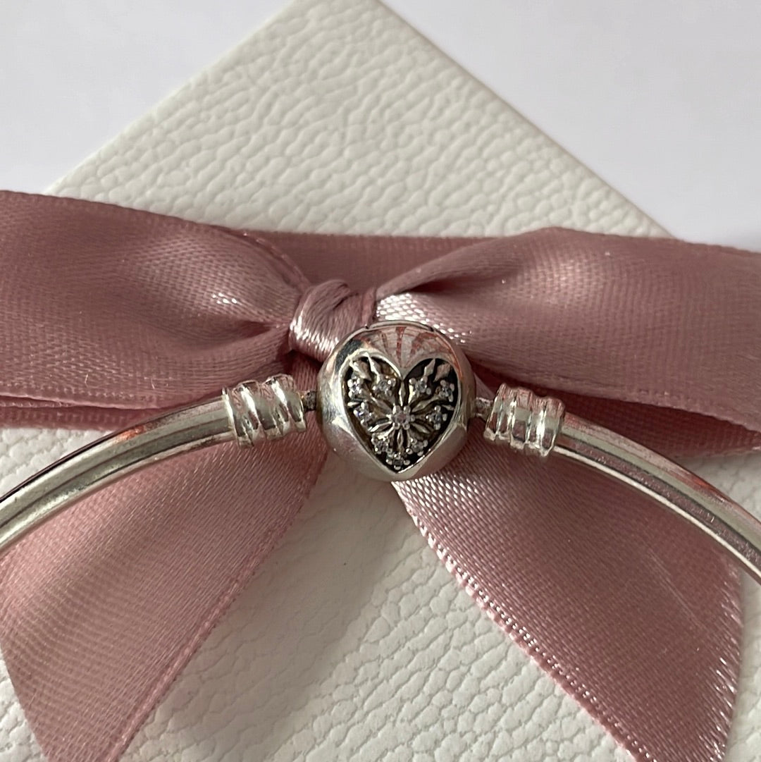 Genuine Pandora You Melt My Heart Pave Heart Xmas Bangle