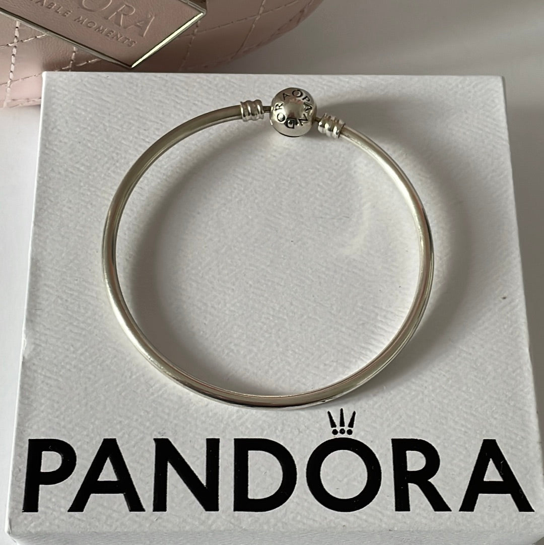 Genuine Pandora Moments Bangle Various Sizes