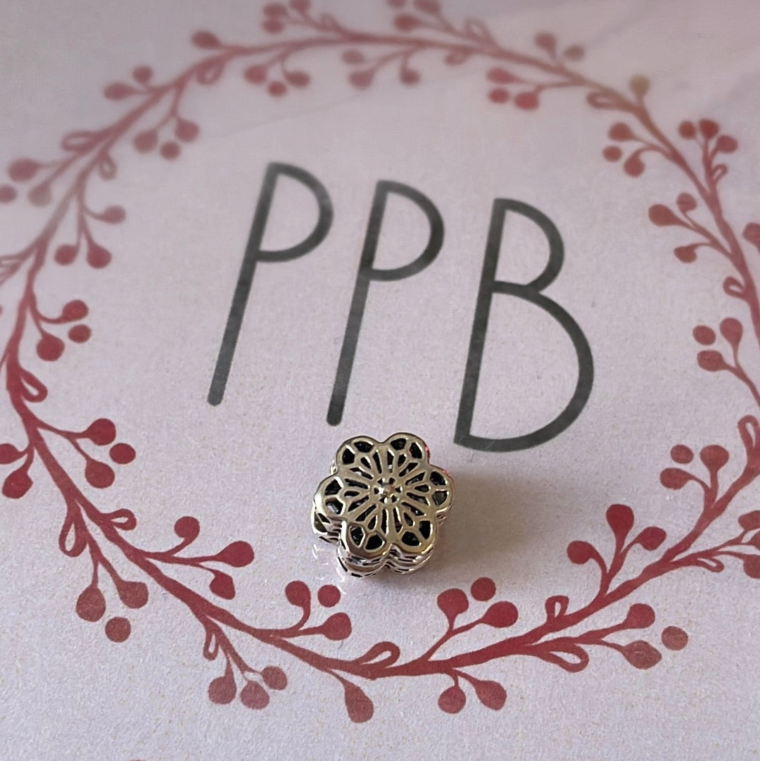 Genuine Pandora Openwork Lace Daisy Clips Charm
