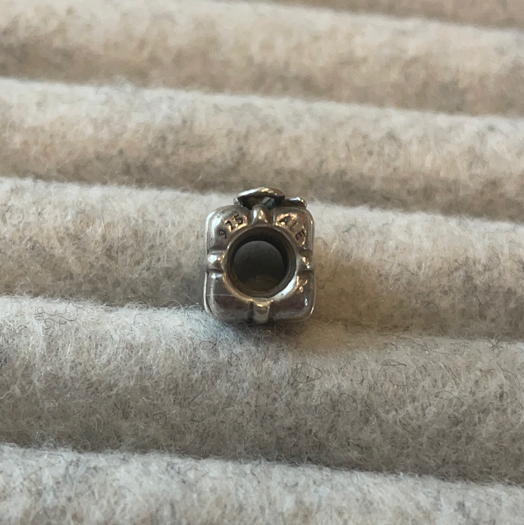 Genuine Pandora Present Gift Charm with Bow Xmas