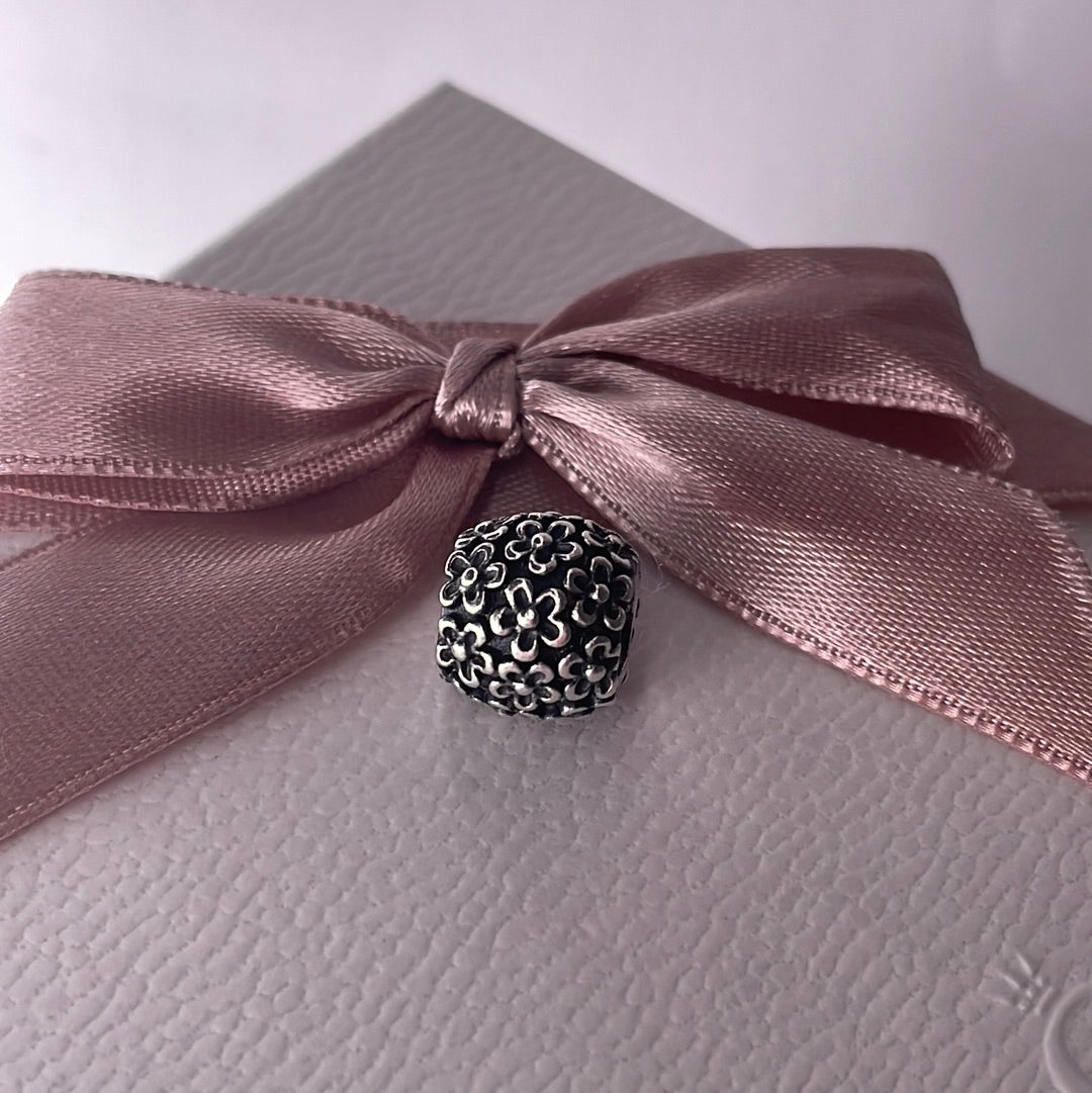 Genuine Daisy Bloom Floral Flower Perfect Posie Mini Ball Charm