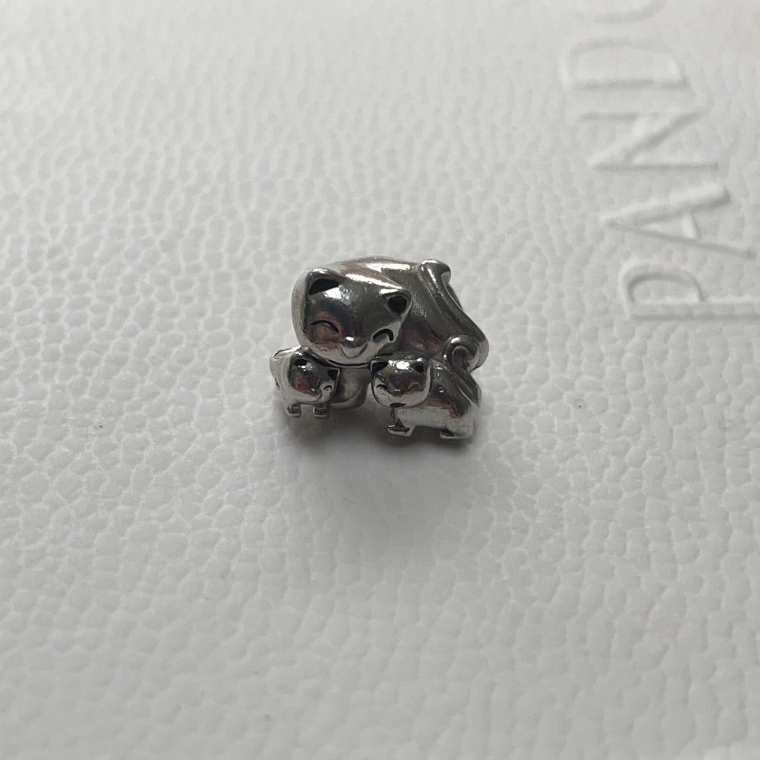 Genuine Chamilia Cat with Kittens Animal Charm
