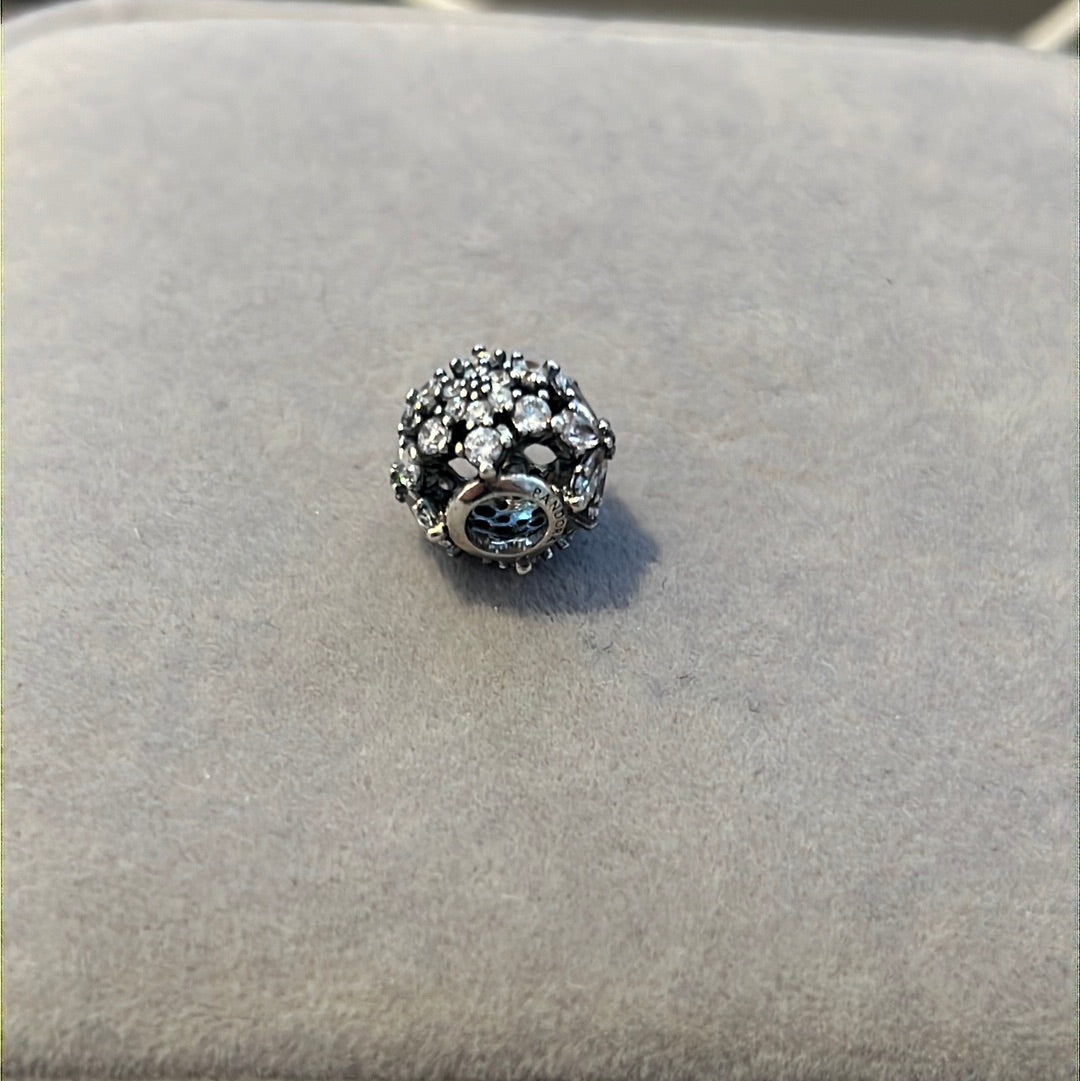 Genuine Pandora Delicate Sparkling Snowflake Flower Open Charm