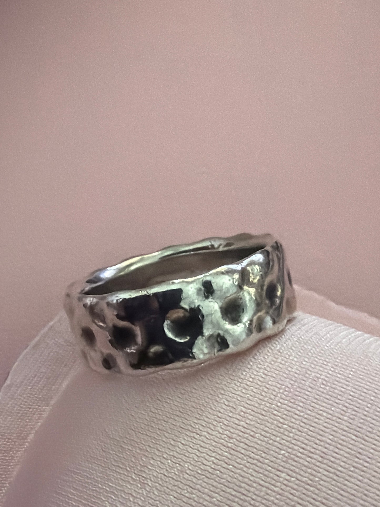 Genuine Pandora Ring Hammered Liquid Metal Wave Ring Size 58