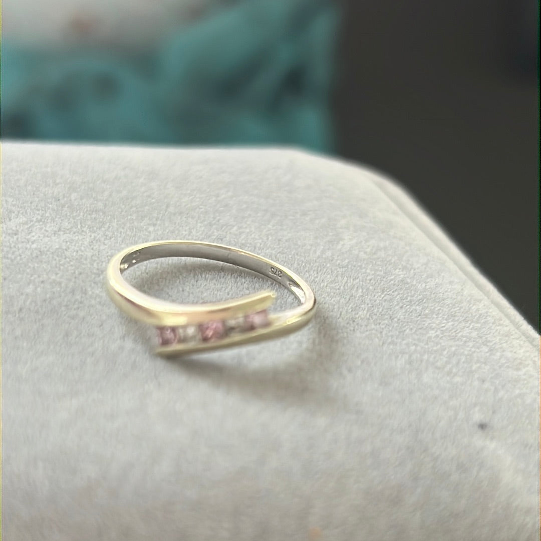 Solid 9ct Gold Ring With Pave Line Size 56
