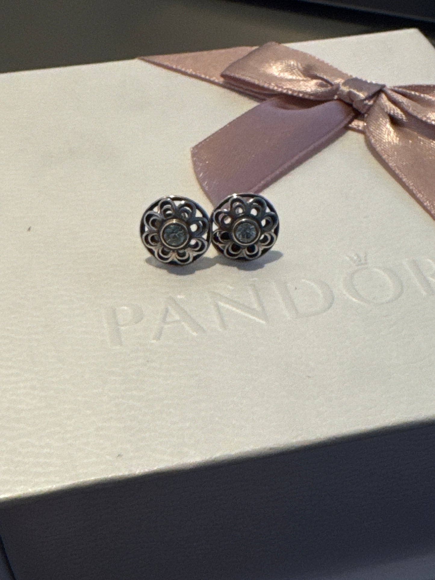 Genuine Pandora Two Tone Vintage Allure Openwork Peridot Earrings