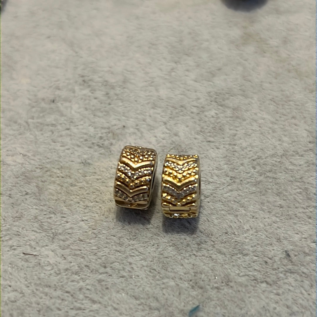 Genuine Pandora Shine Gold Wishbone Line Burst Clips PAIR
