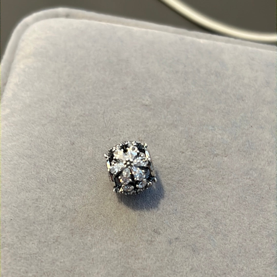 Genuine Pandora Delicate Sparkling Snowflake Flower Open Charm