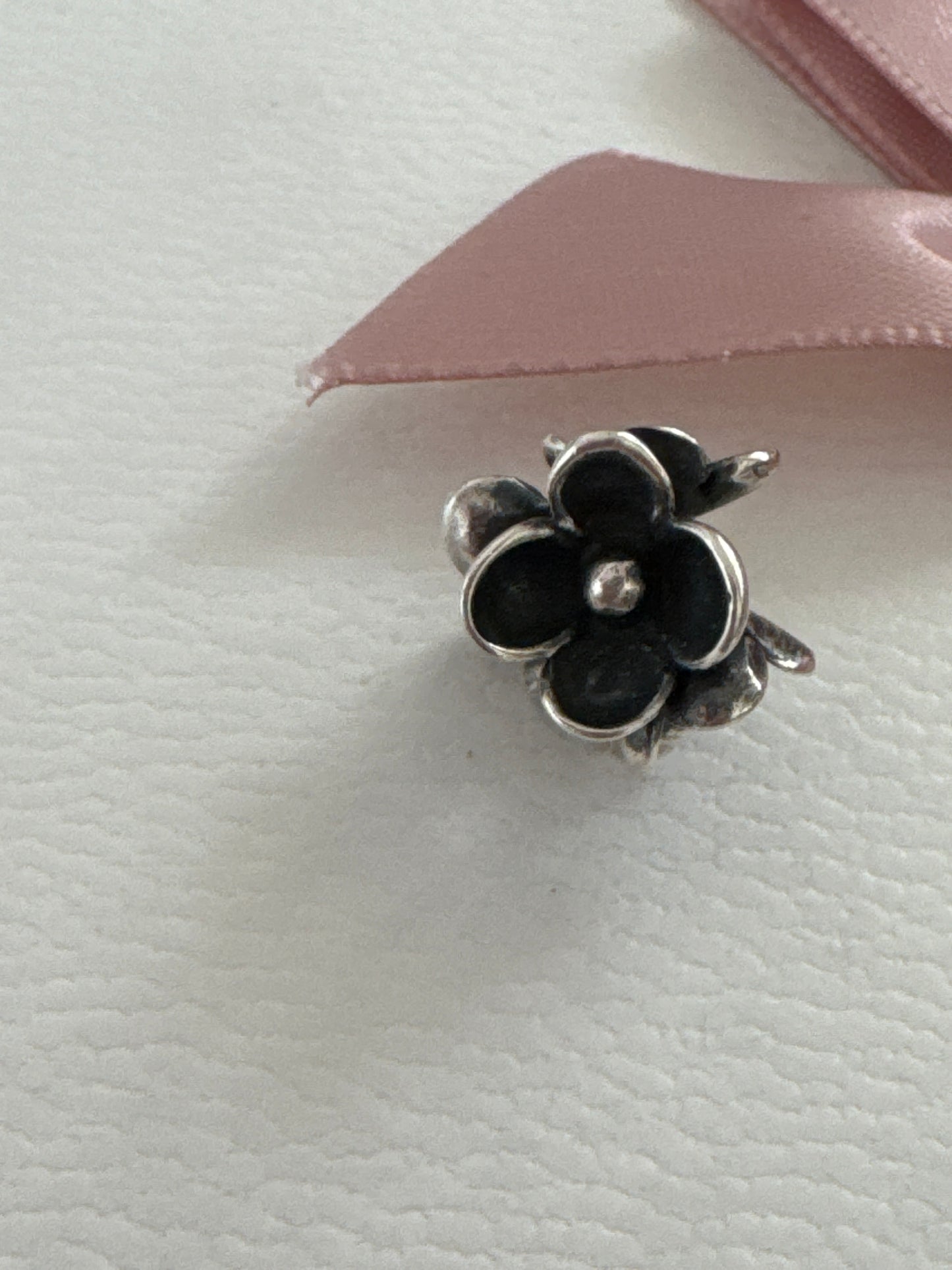 Genuine Trollbeads Petals of Gratitude Charm