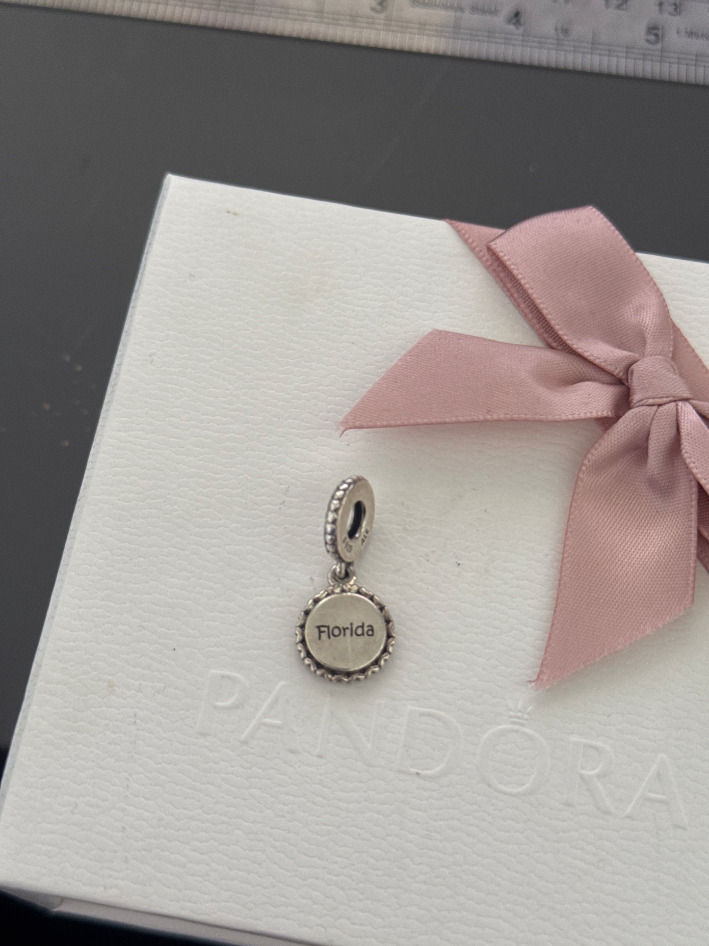 Genuine Pandora RARE HTF Florida Enamel America USA Travel Charm Stingray Fish