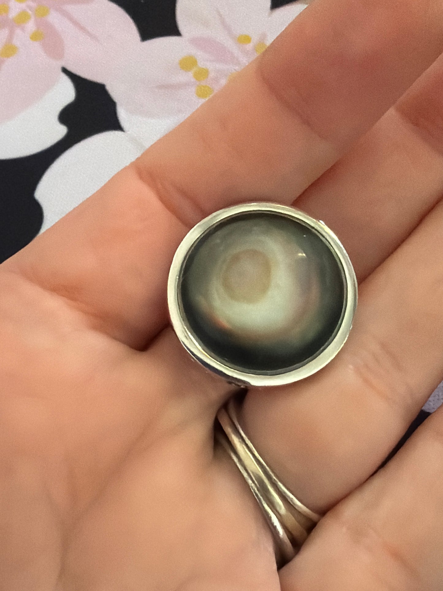 Genuine Hot Diamond Emozioni Small Coin For the Coin Keeper Necklace Mother of Pearl