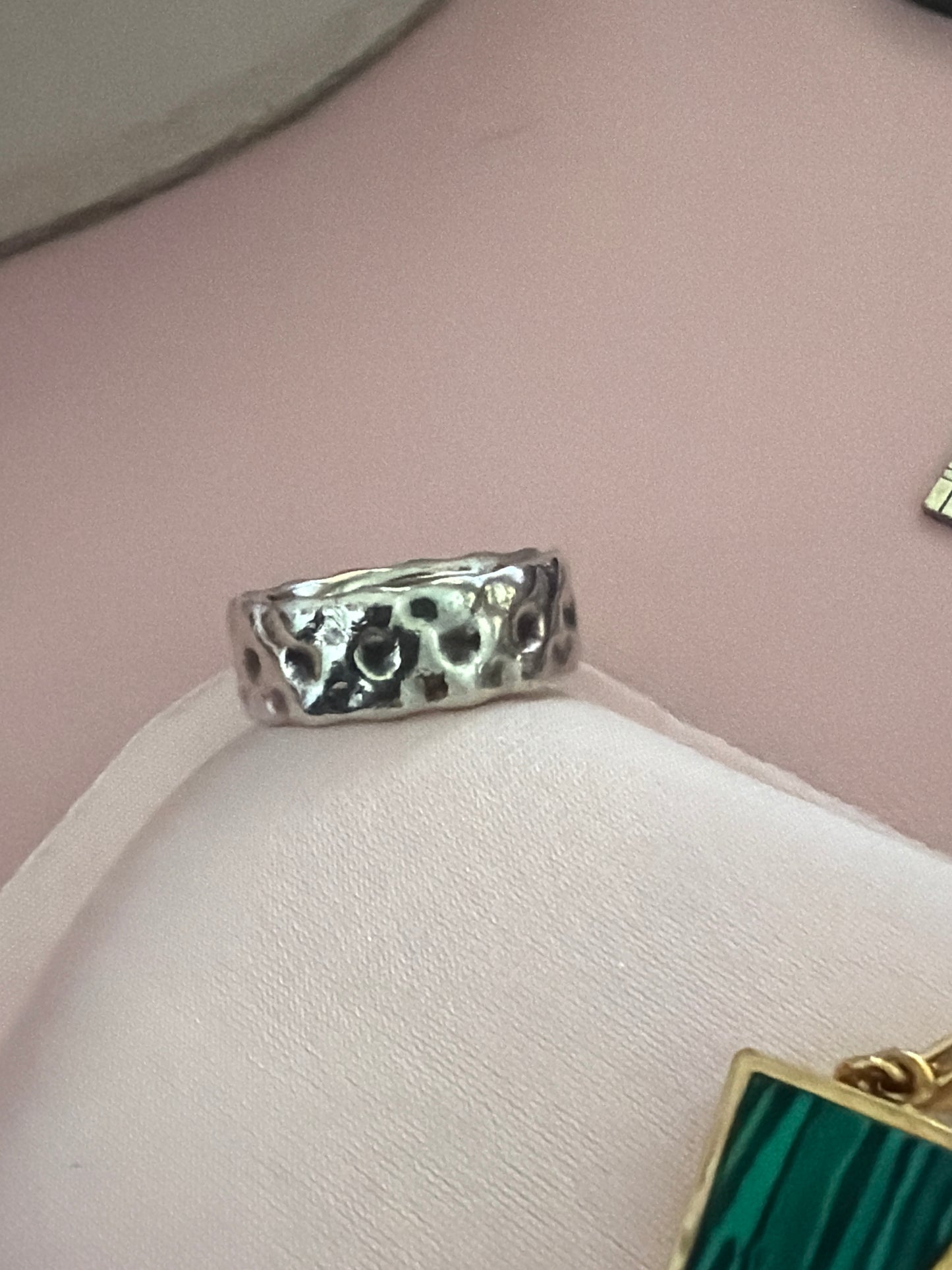 Genuine Pandora Ring Hammered Liquid Metal Wave Ring Size 58