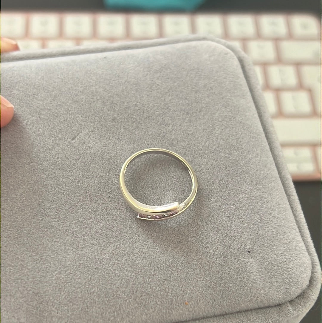 Solid 9ct Gold Ring With Pave Line Size 56