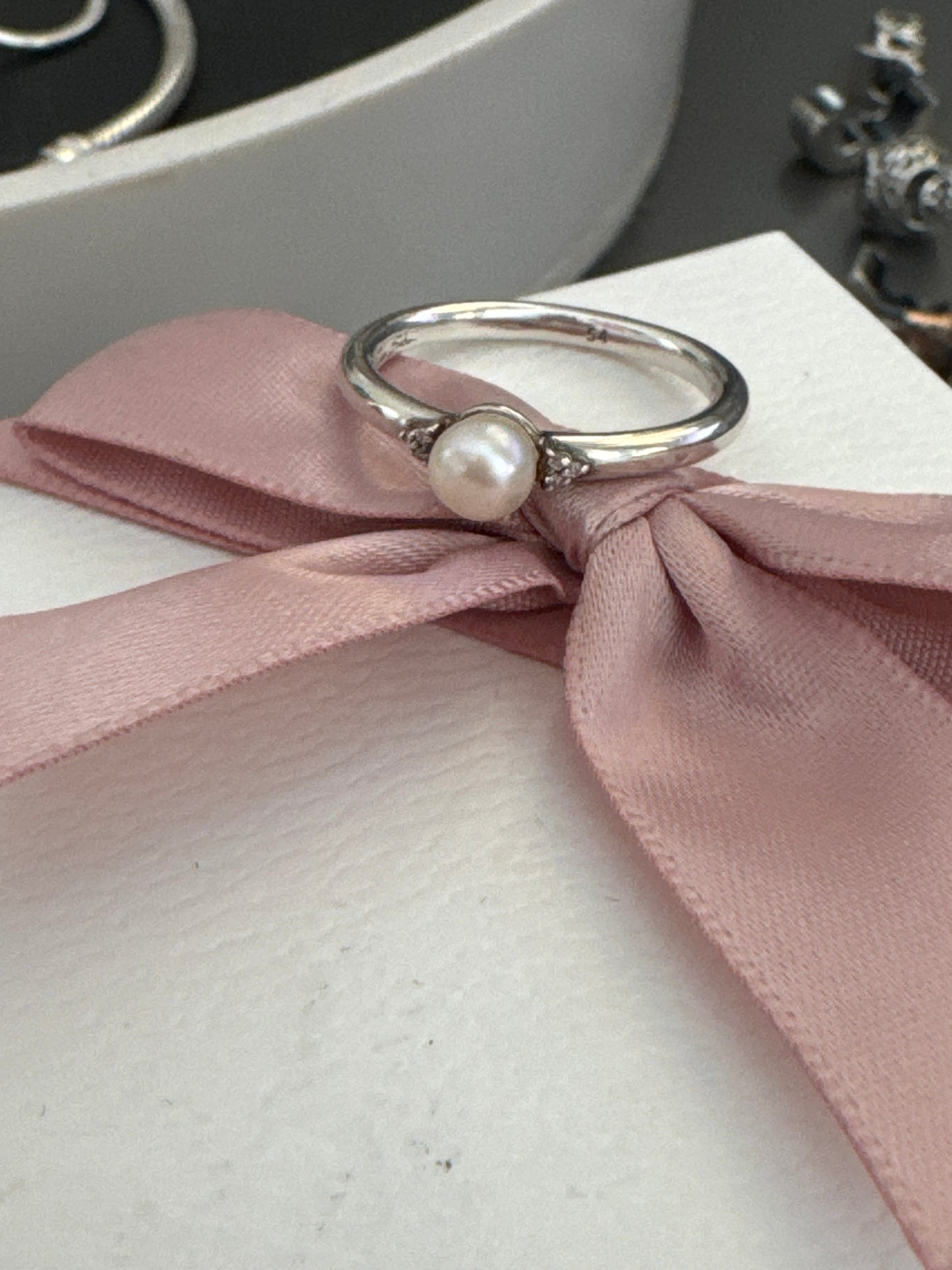 Genuine Thomas Sabo Sterling Silver White Pearl Ring Size 54