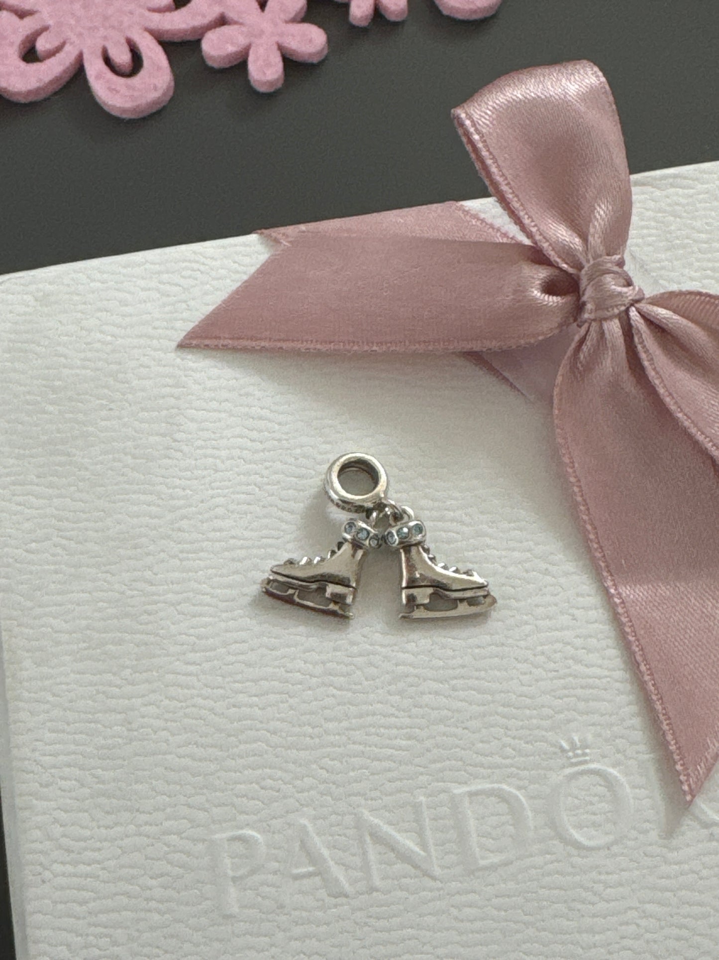 Genuine Chamilia Disney Frozen Sister Skates Dangle Charm