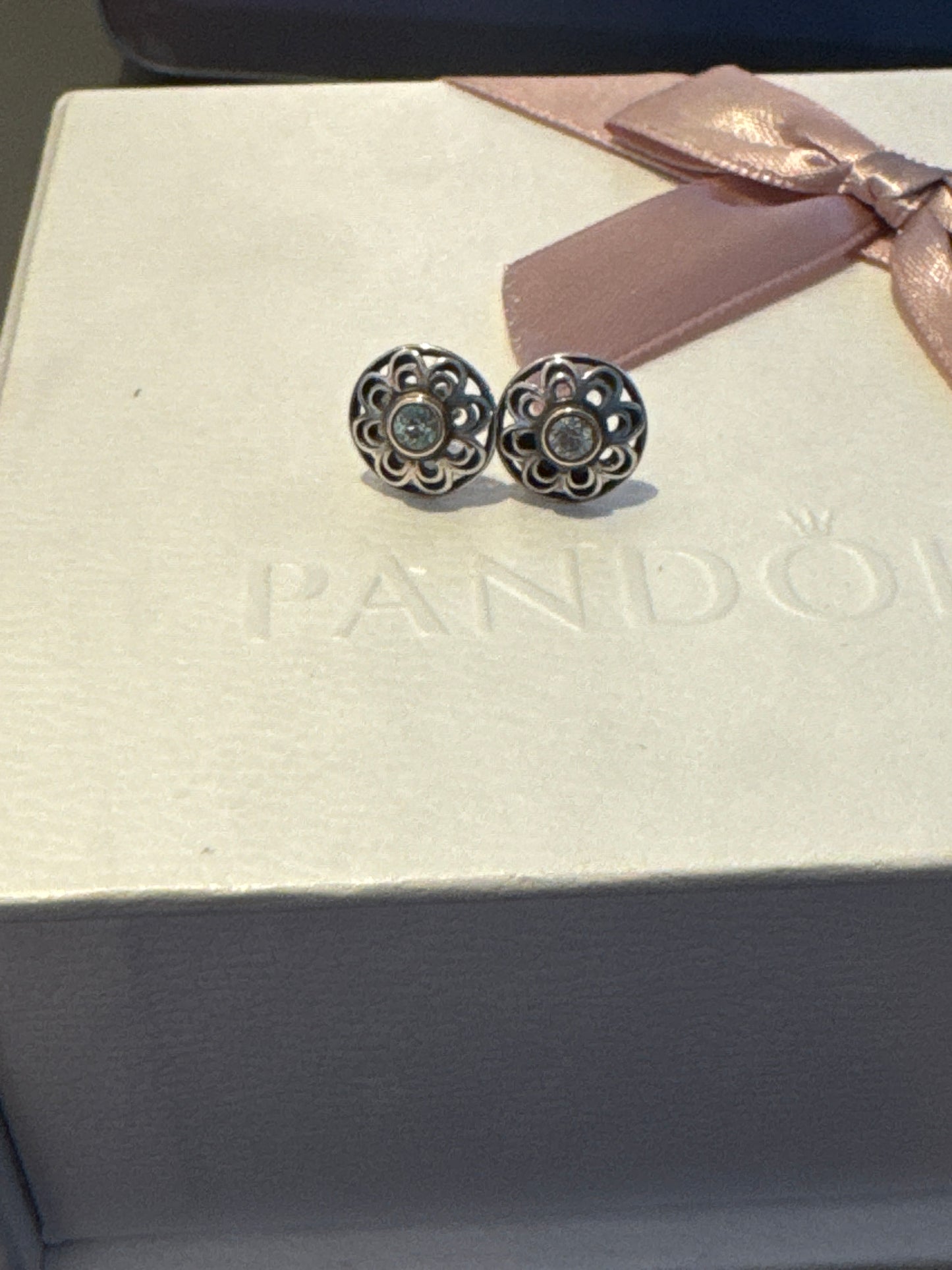 Genuine Pandora Two Tone Vintage Allure Openwork Peridot Earrings