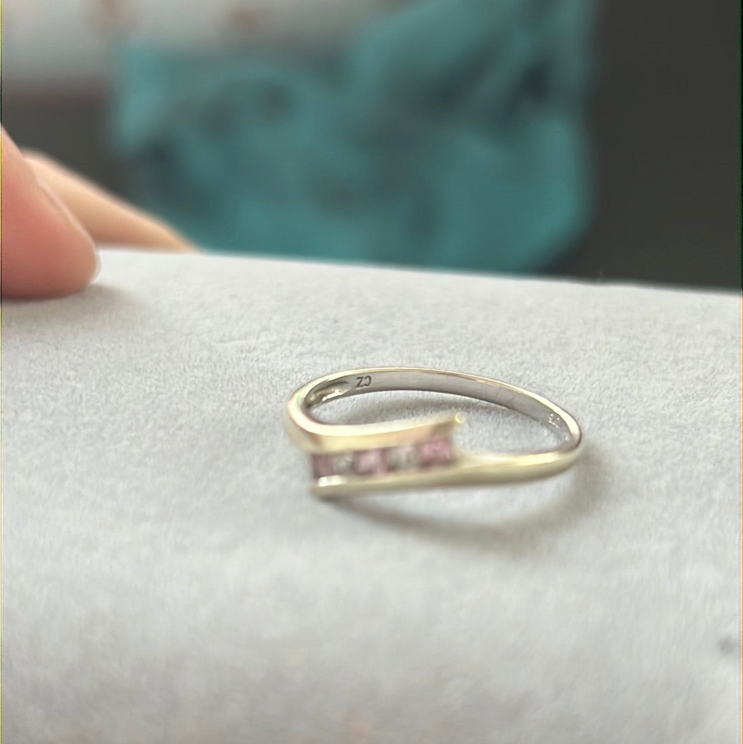 Solid 9ct Gold Ring With Pave Line Size 56