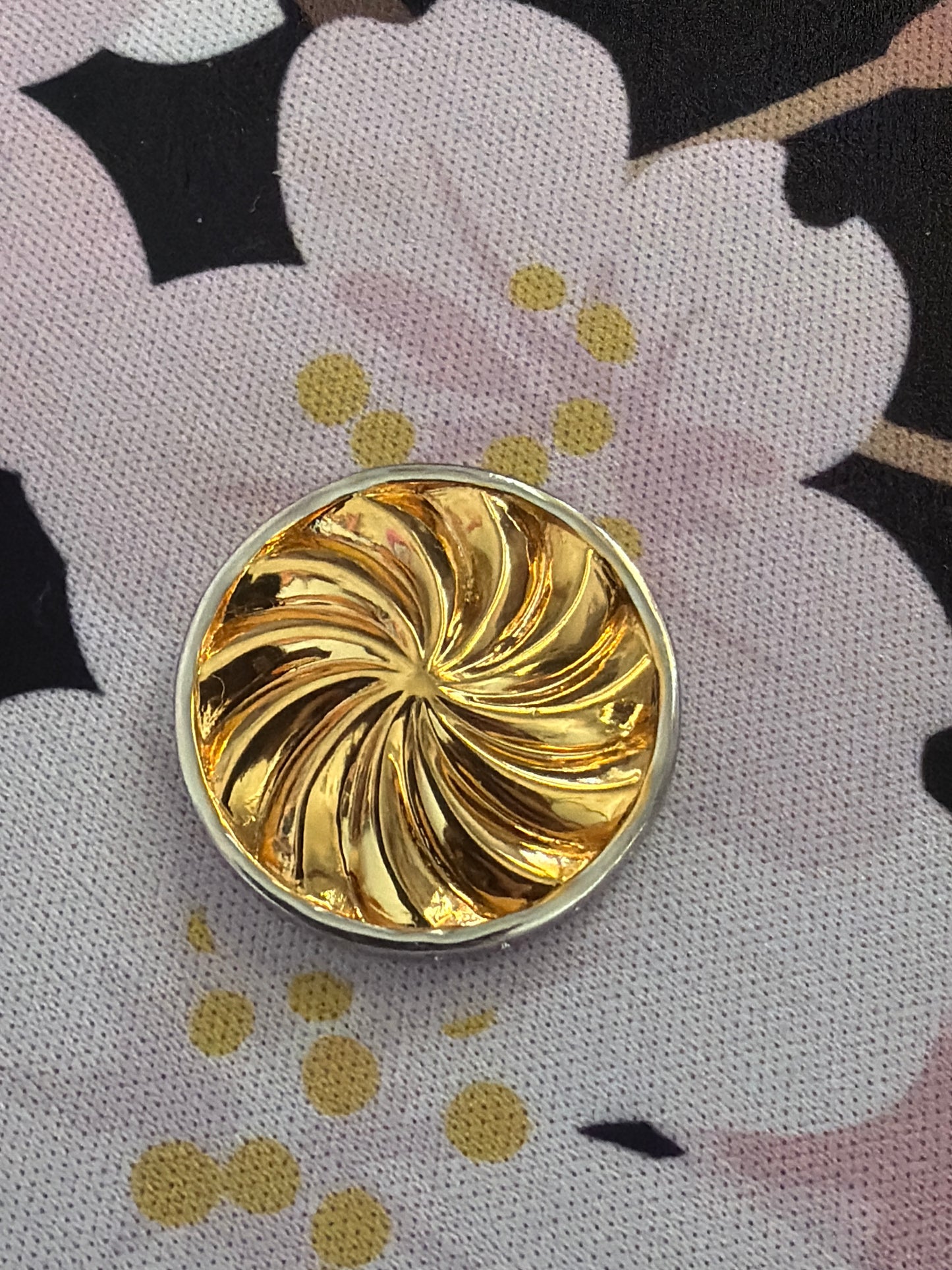 Genuine Hot Diamond Emozioni Small Coin For the Coin Keeper Necklace Gold Tone Swirl