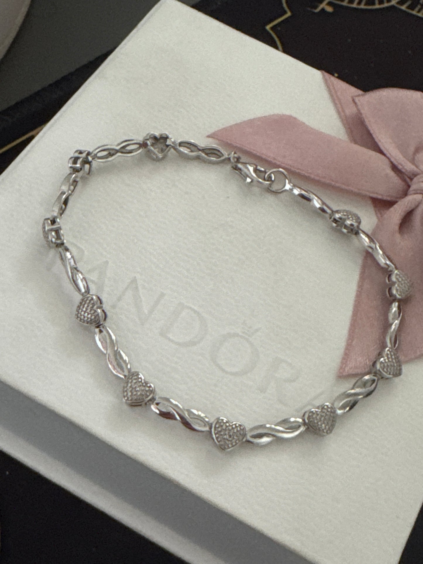 Genuine 0.5ct Diamond & Sterling Silver Heart Infinity Bracelet 19cm