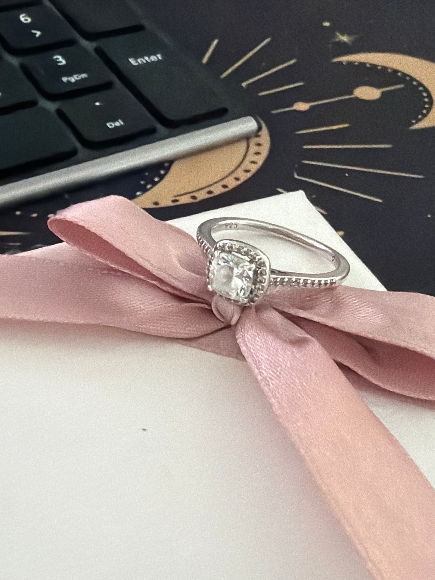 Genuine Diamonfire Sterling Silver CZ Clear Shoulder Set Ring 60