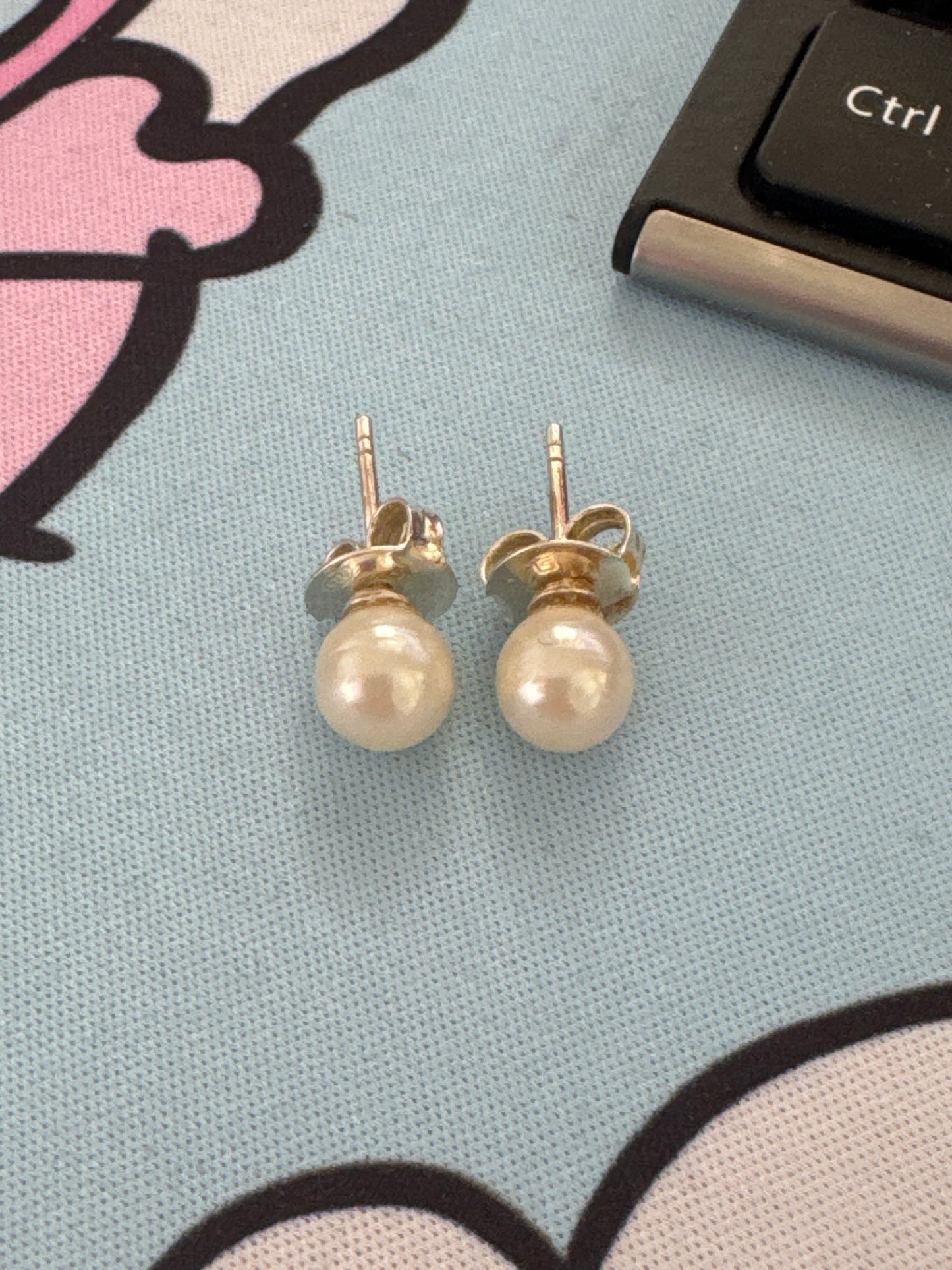 Genuine Thomas Sabo Pearl Stud Earrings