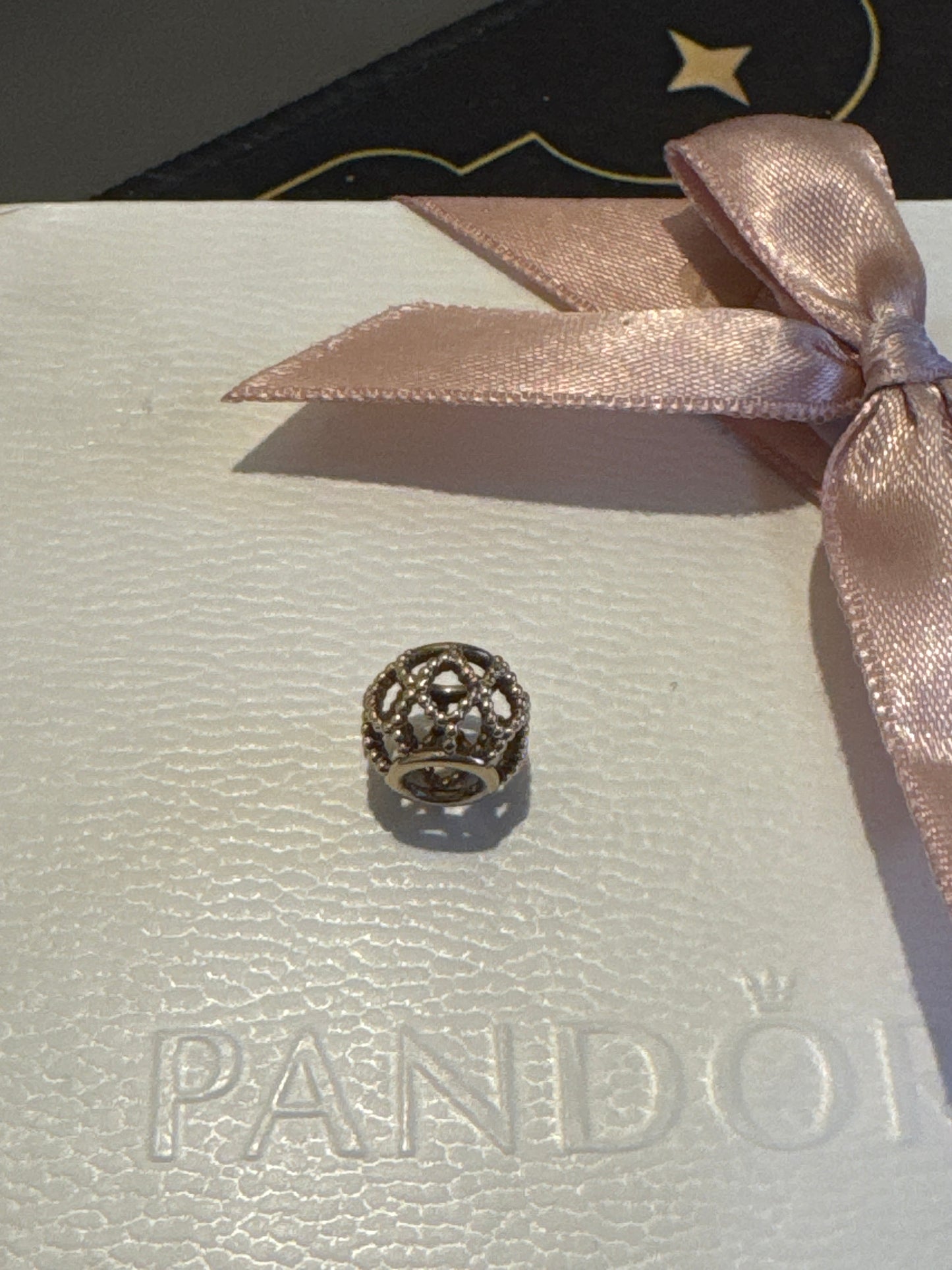 Genuine Pandora Solid Gold 14ct Beautiful Wanderlust Dotted Openwork Charm