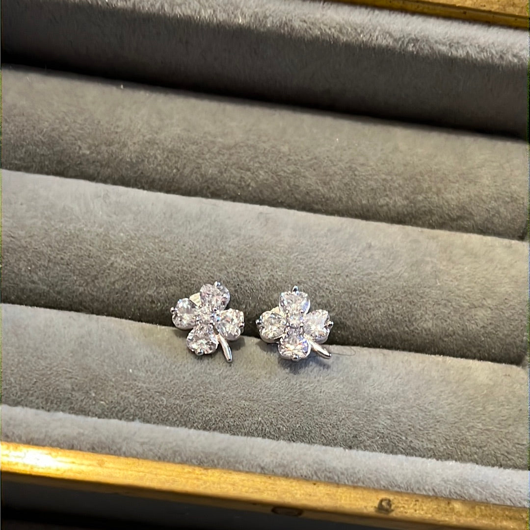 Brand New Sterling Silver Pave Cz Clear Clover Stud Earrings