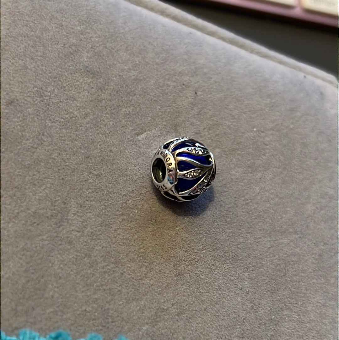 Genuine Pandora Blue Murano Encased in Nature Leaf Pave Leaves Glass Silver Charm