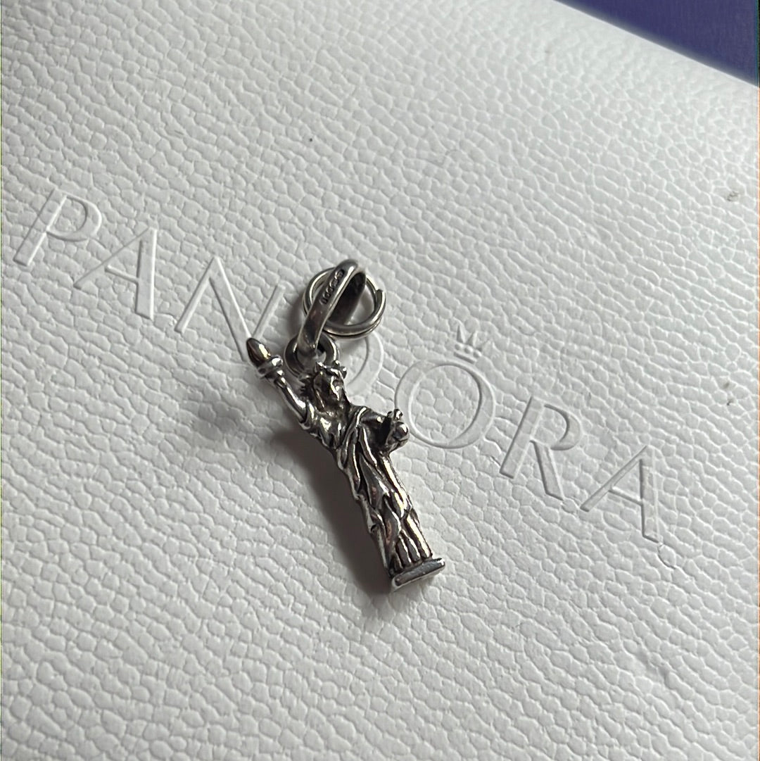 Genuine Links of London Statue of Liberty New York  Charm