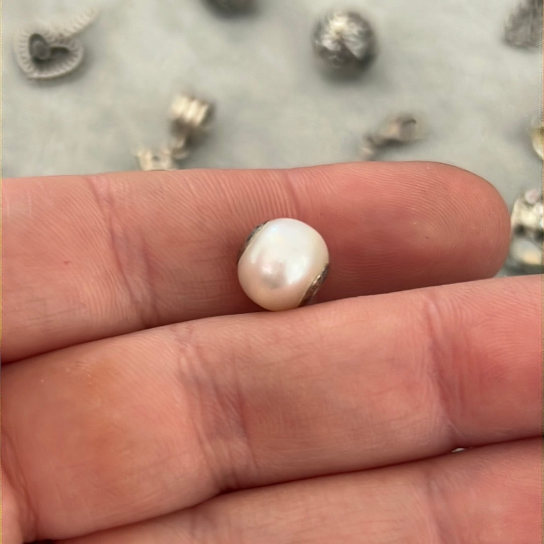 Genuine Thomas Sabo Karma White Pearl Charm