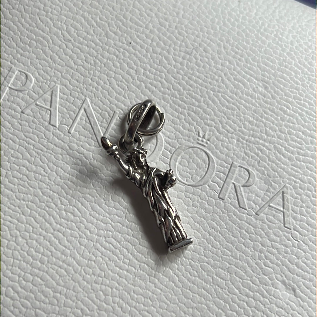 Genuine Links of London Statue of Liberty New York  Charm