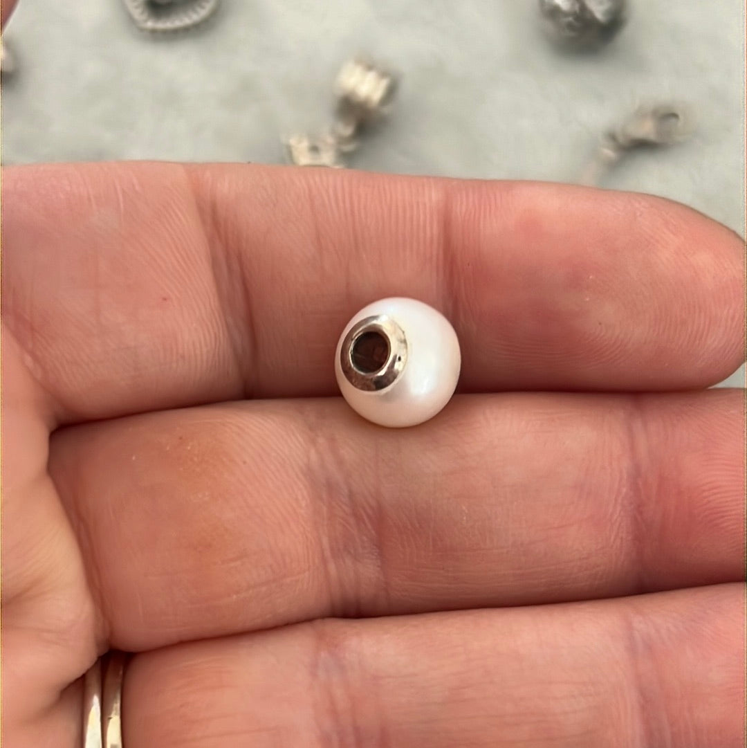 Genuine Thomas Sabo Karma White Pearl Charm