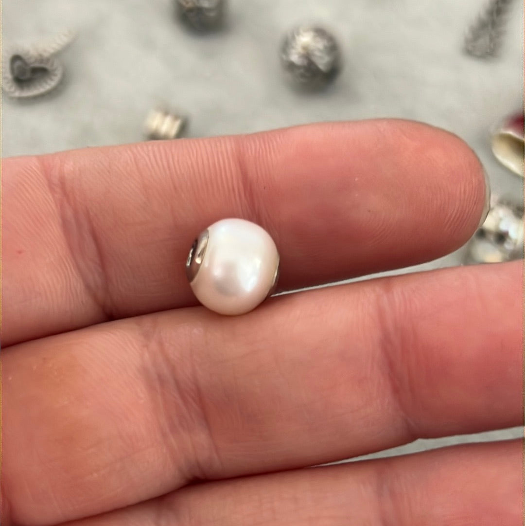Genuine Thomas Sabo Karma White Pearl Charm
