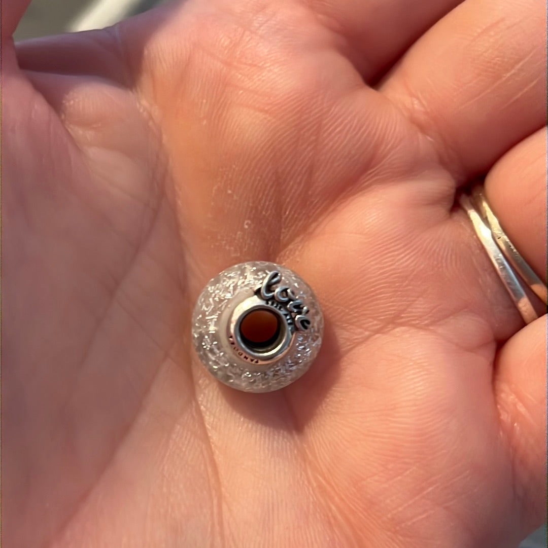 Genuine Pandora Mum & Love Glittery Matte Murano White Charm